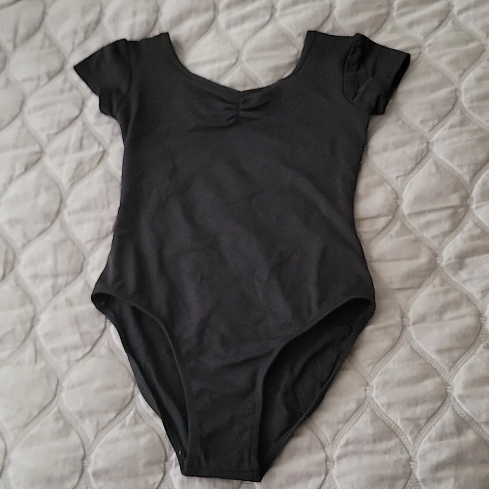 Danskin sports girls black size XS